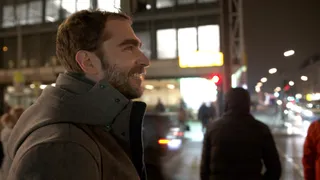 Un jour avec Pierre Girard, journaliste, co-animateur de l'émission Xenius sur Arte